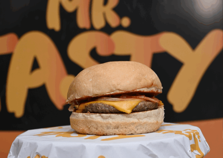 Mr. Tasty cumple un año y lo festeja con hamburguesas a $2500! 