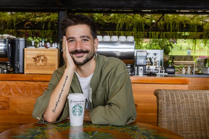 Starbucks® se une a Camilo para celebrar los rituales que conectan el café y la música