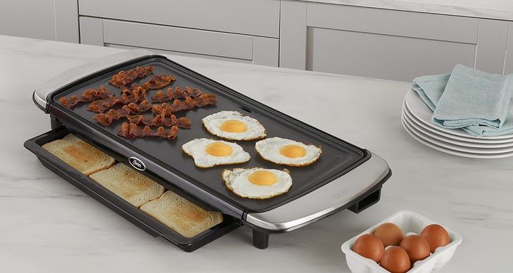 Oster® presenta su nueva Plancha de Asar Extra Grande: más espacio para cocinar y compartir